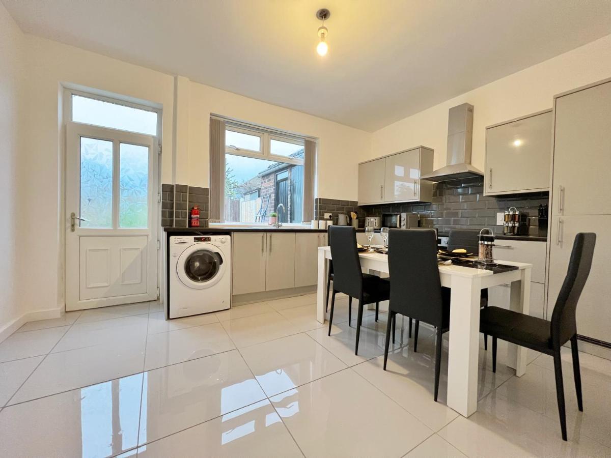 Cheerful 3 Bedroom Home With Netflix And Wi-Fi Мидлтон Экстерьер фото
